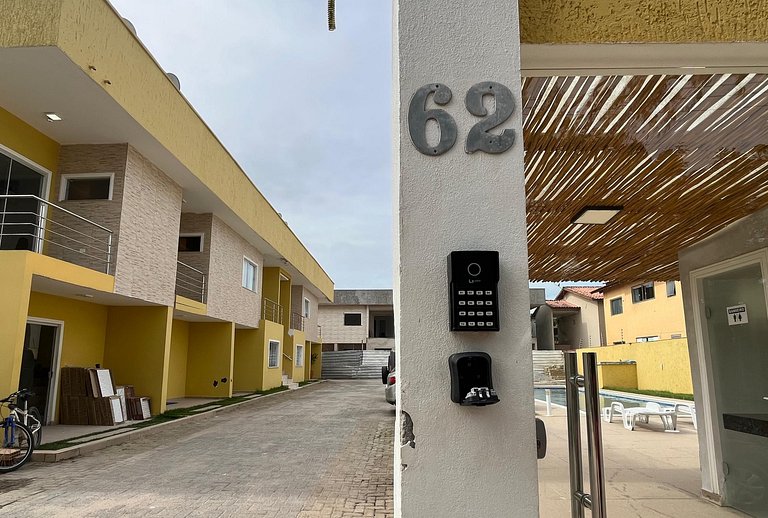 Condomínio Tranquilo com Piscina á 300m da Arena Axé Moa